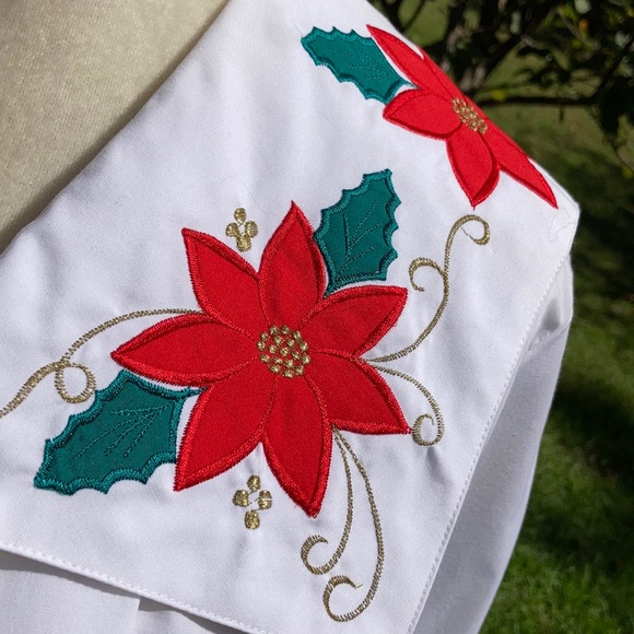 Vintage Christmas Blouse - Picture 10 of 12